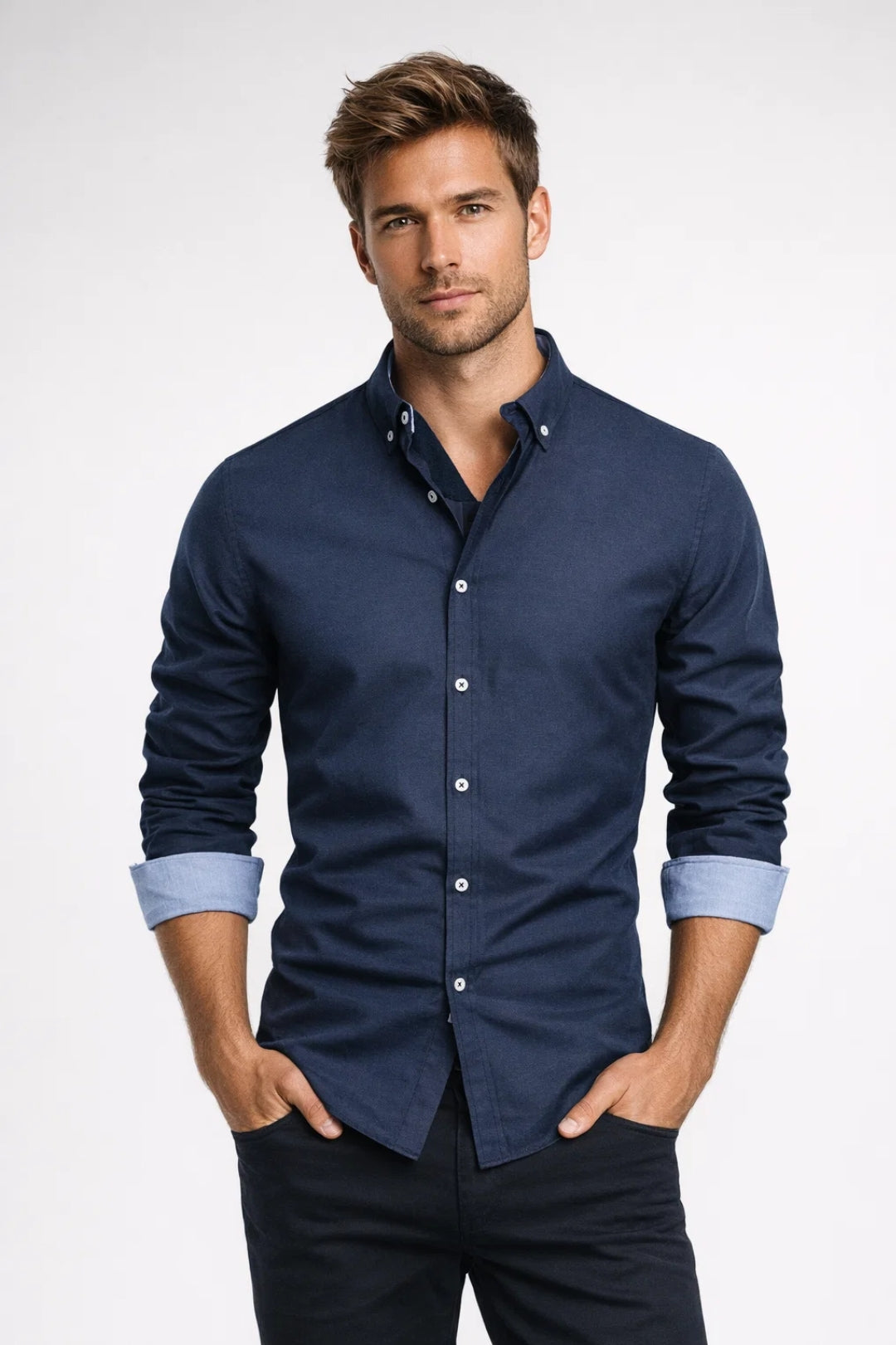 Camisa slim fit de hombre con cierre de botones, puños y cuello en contraste - elegante camisa para la oficina, negocios, uso diario y un estilo smart casual
