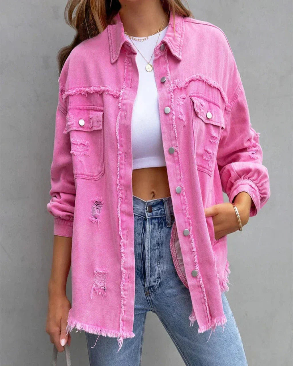Chaqueta vaquera extragrande desgastada para mujer, con bordes sin rematar, cierre de botones y bolsillos utilitarios en el pecho - Chaqueta relajada para uso diario, ocio y estilo urbano