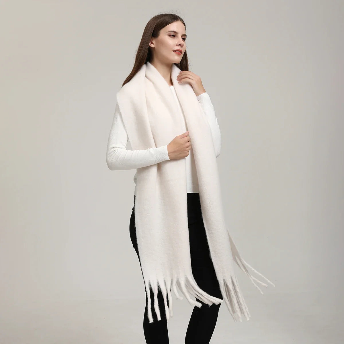 Damski oversize’owy zimowy szalik z kaszmiru z miękkimi chwostami – elegancki i ciepły szalik na jesień, zimę i na co dzień