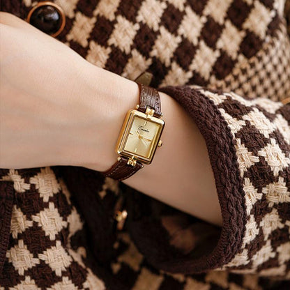 Reloj de pulsera para mujer con esfera cuadrada, correa de cuero y caja dorada de acero inoxidable - reloj minimalista para uso diario, trabajo y ocasiones especiales