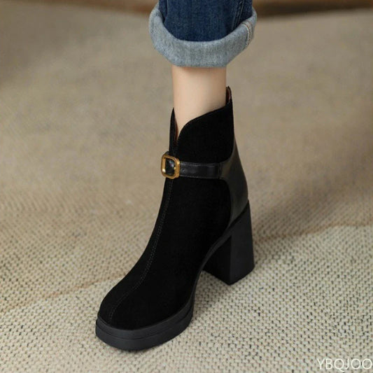 Women's ankle boots with buckle, thick sole and chunky heel - stylish boots for autumn, winter, everyday wear and leisure