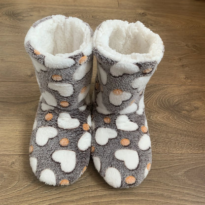 Women's Plush-Lined Winter Bootie Slippers with Non-Slip Sole – Warm House Shoes for Fall, Winter, Relaxation, and Everyday Wear