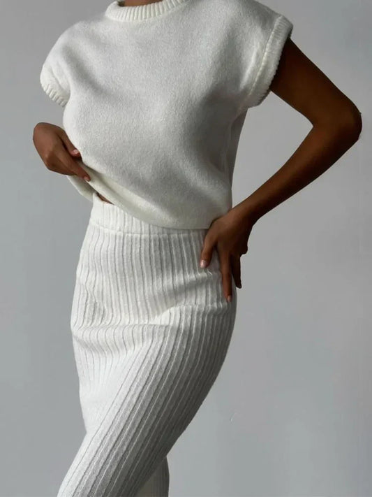 Women's knitted 2-piece set with short-sleeved round-neck top and ribbed midi bottom - elegant knit set for everyday wear, leisure, and smart-casual style