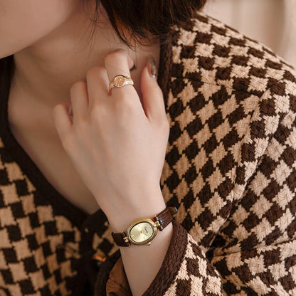 Reloj de pulsera para mujer con esfera cuadrada, correa de cuero y caja dorada de acero inoxidable - reloj minimalista para uso diario, trabajo y ocasiones especiales