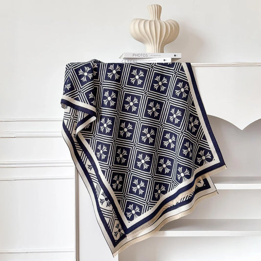 Women's Soft Oversized Winter Scarf with Print and Cashmere Feel - Warm Scarf for Cold Days, Everyday Wear and Elegant Winter Style
