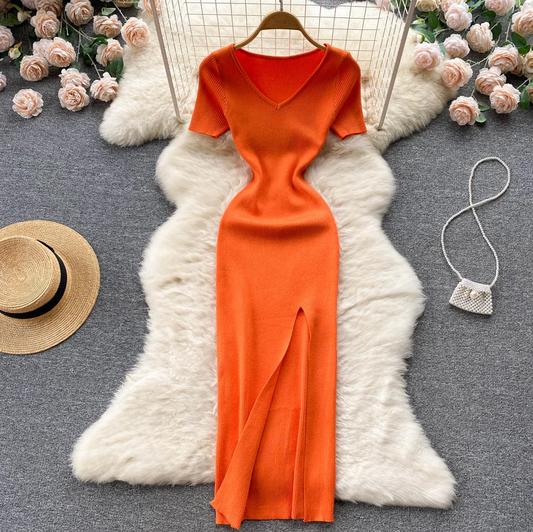 Women's ribbed knitted maxi dress – V-neck style with short sleeves and a front slit