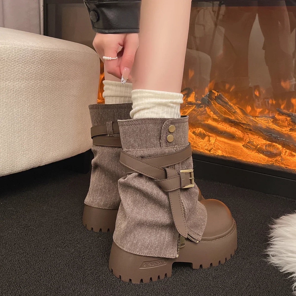 Botines para mujer con efecto cuero, correa con hebilla, suela de plataforma y cierre lateral – botas de invierno gruesas estilo combat para otoño, invierno y uso diario