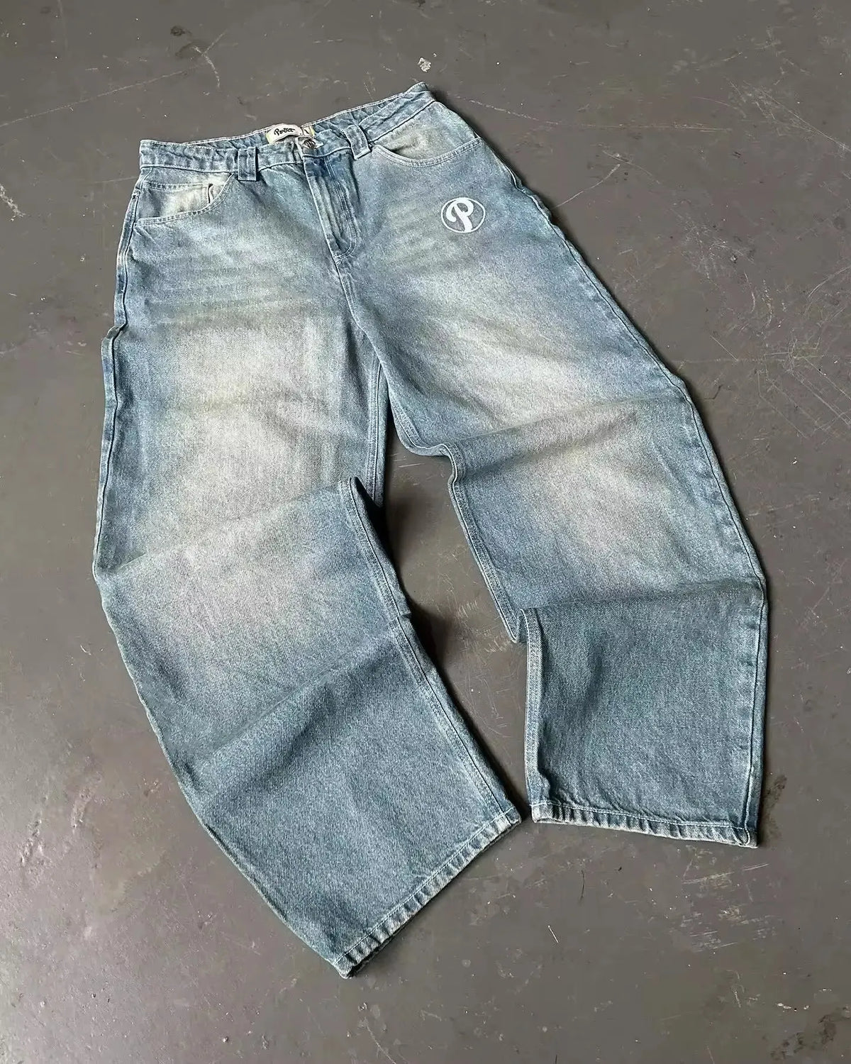 Vaqueros de pierna recta para hombre con denim lavado, detalles rasgados y bordes sin rematar - Vaqueros relajados para uso diario, ocio y estilo casual