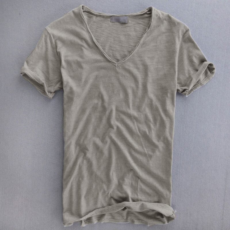 Herre Slim Fit T-shirt med V-hals – Let afslappet sommertop til hverdagsbrug