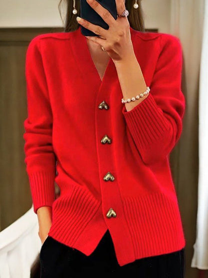 Dame Strikket Cardigan Med Hjerteformede Knapper Og V-hals – Elegant Og Feminin Strik Til Hverdagsbrug Og Lag-på-lag Styling