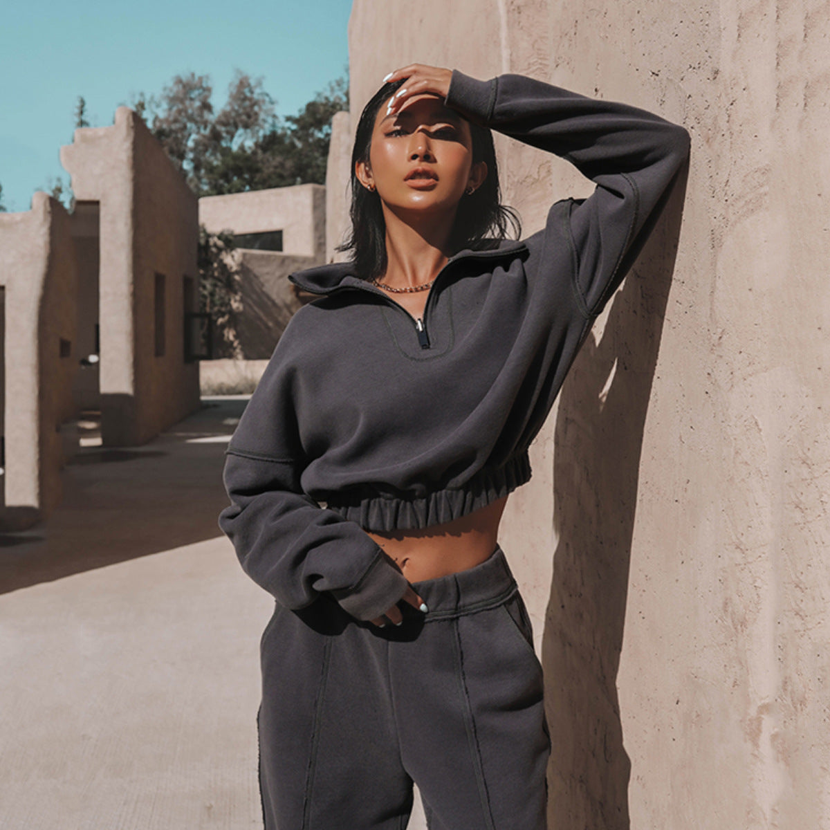Women's 2-piece Set with Cropped Half-zip Sweatshirt and Wide-leg Joggers - Casual Tracksuit for Everyday Wear, Leisure and Casual Style