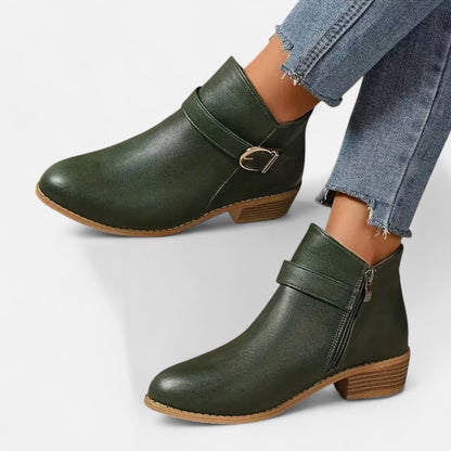 Damskie botki z ostrym noskiem i klamrą – eleganckie obuwie na jesień, zimę, co dzień i w stylu smart casual