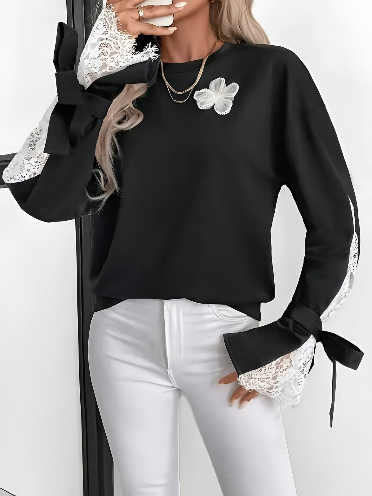 Women's Sweatshirt with Lace Panels and Bow Details at the Cuffs – Feminine Long-Sleeve Top for Fall, Winter, and Everyday Wear