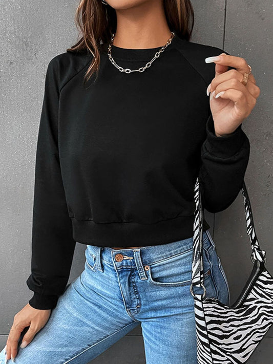 Women's Cropped Raglan Sweatshirt with Crew Neck and Ribbed Edges - Sporty Pullover for Everyday Wear, Leisure and Casual Style