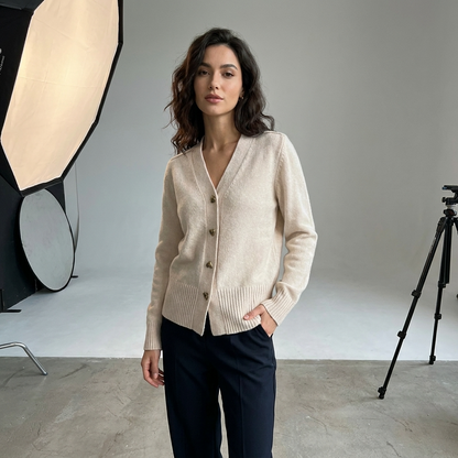 Dame Strikket Cardigan Med V-udskæring Og Knaplukning Foran – Elegant Efterårsstrik Til Hverdagsbrug, Kontor, Fritid Og Smart Casual Stil