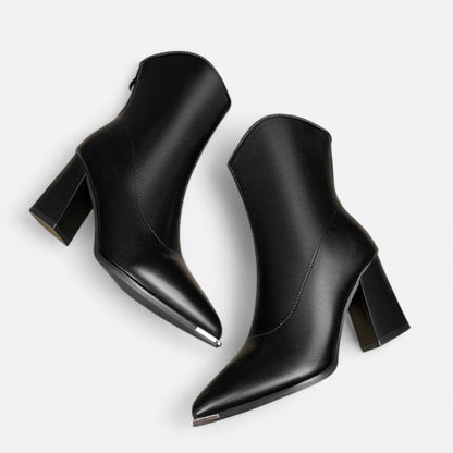 Give me leather Chelsea boots with a pointed toe – elegant design for everyday wear, the office, autumn, and smart-casual outfits