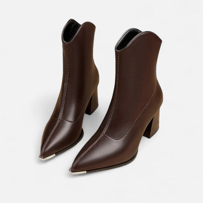 Give me leather Chelsea boots with a pointed toe – elegant design for everyday wear, the office, autumn, and smart-casual outfits