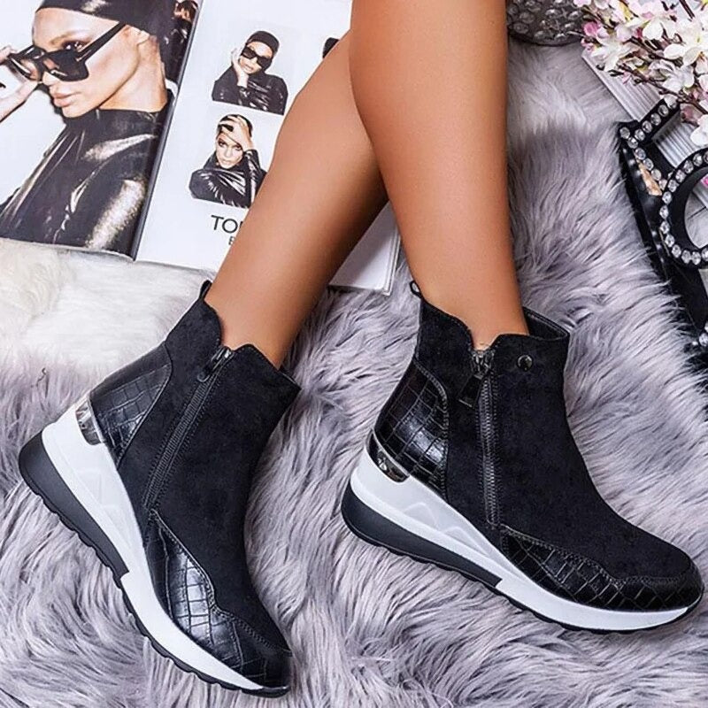 Women's waterproof ankle boots with wedge heel and fleece lining - warm boots with zipper and non-slip sole for winter and everyday wear