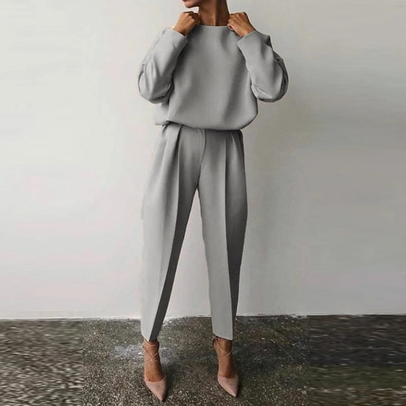 Dámský elegantní dvoudílný kostým s blejzrem a kalhotami – univerzální outfit do kanceláře, na každý den, volný čas i ve stylu smart casual