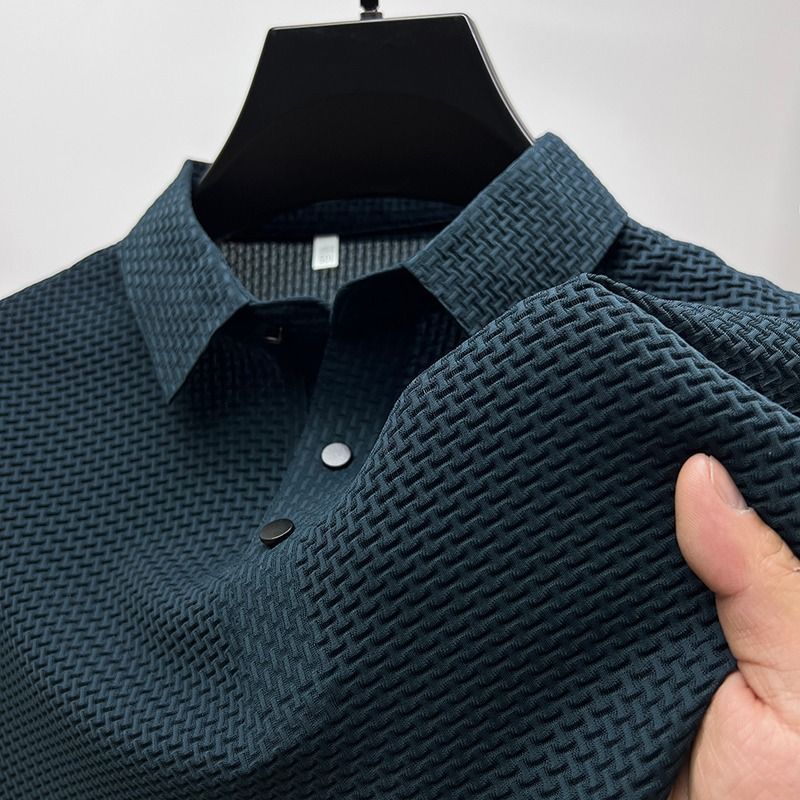 Polo de manga corta para hombre con tejido ligeramente texturizado – Prenda versátil para el día a día informal y el golf