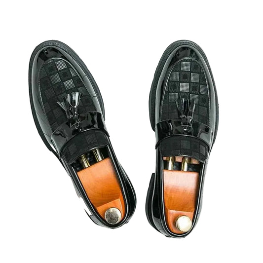 Men's Checked Loafers With Tassels – High-Gloss Slip-On Shoes With Thick Patterned Sole For Smart Casual Style And Elegant Everyday Looks