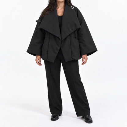 Dámská oversized prošívaná bunda s vodopádovými klopami a širokými rukávy – elegantní bunda sahající k bokům na podzim, zimu i v elegantním ležérním stylu