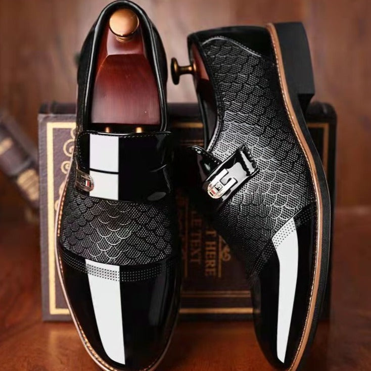 Mocasini pentru bărbați cu cataramă texturată și finisaj lucios – pantofi eleganți slip-on pentru birou, ținute business, petreceri și stil smart casual