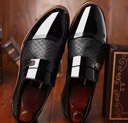 Mocasini pentru bărbați cu cataramă texturată și finisaj lucios – pantofi eleganți slip-on pentru birou, ținute business, petreceri și stil smart casual