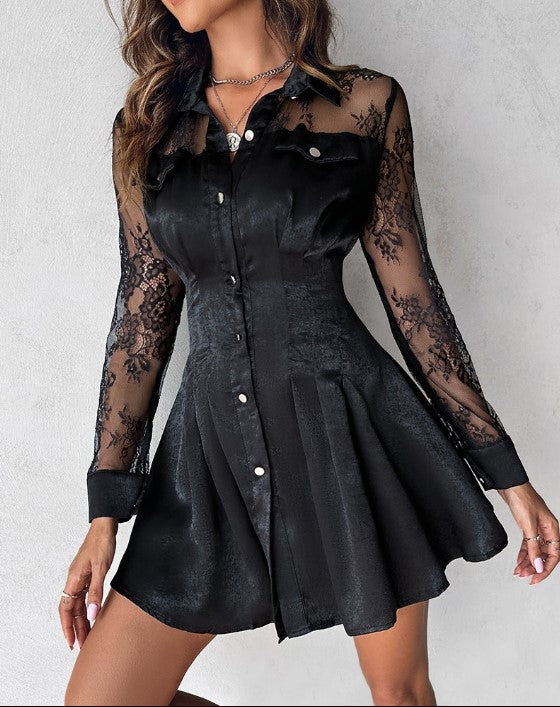 Rochie mini pentru dame cu panouri din dantelă și închidere cu nasturi în față