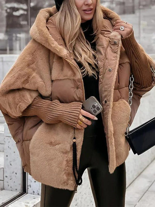 Dame Oversized Pufferjakke I Imiteret Pels Med Hætte Og Blød Pelskant – Varm Vinterjakke Til Kolde Dage Og Stilfuld Lag-på-lag Styling