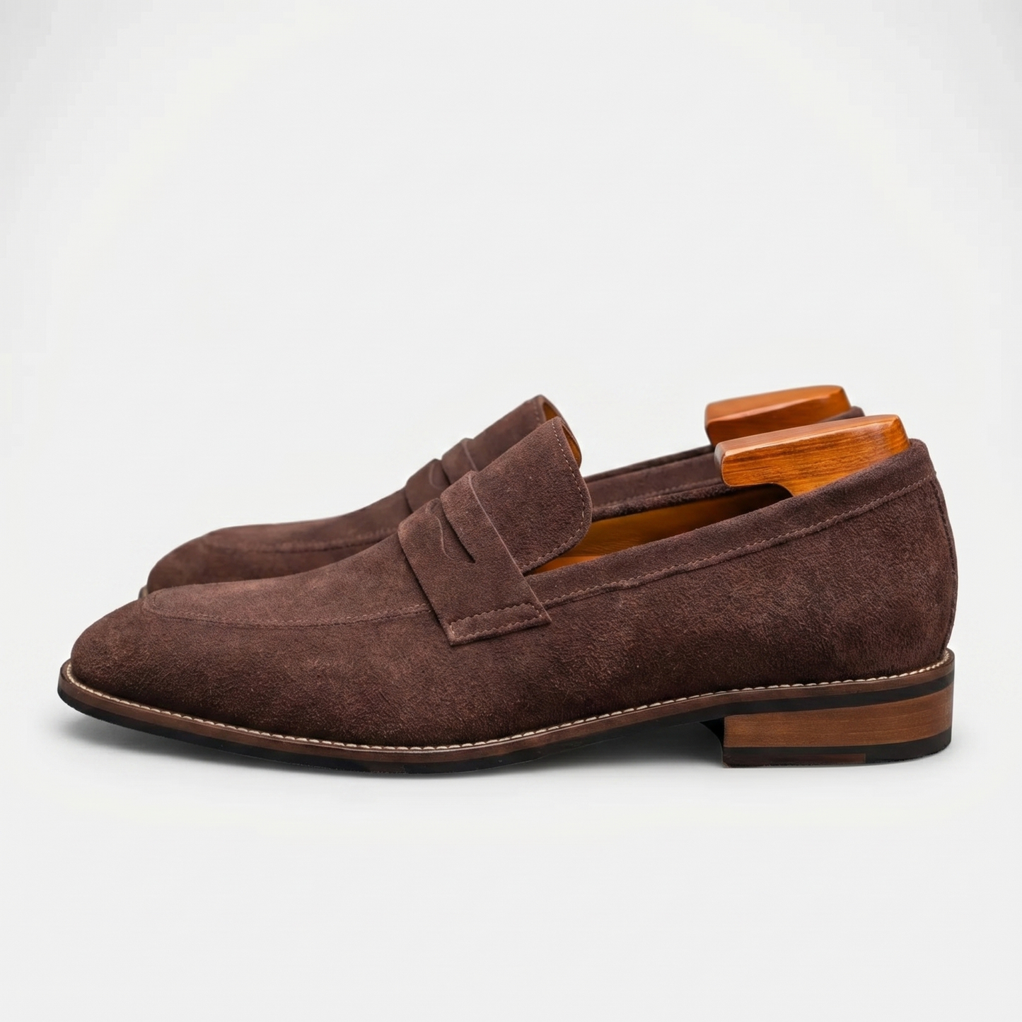 Herre Penny Loafers i Ruskind – Elegante Slip-On Sko til Forretning og Aftenbrug