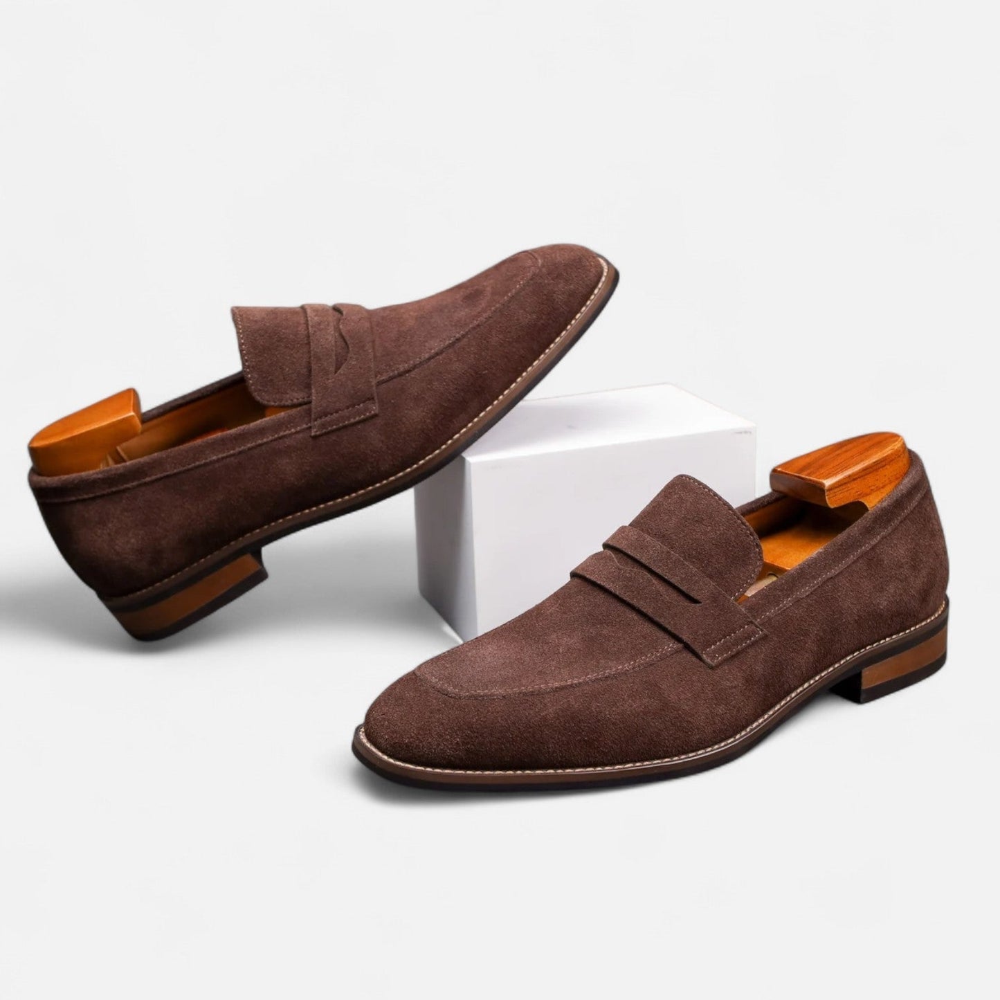 Herre Penny Loafers i Ruskind – Elegante Slip-On Sko til Forretning og Aftenbrug