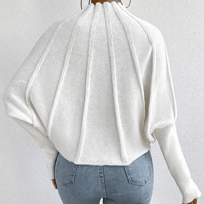 Damski sweter o splocie prążkowanym z łódkowym dekoltem i rękawami nietoperzami - elegancki model z krótkim golfem i rozszerzanymi mankietami na jesień i na co dzień