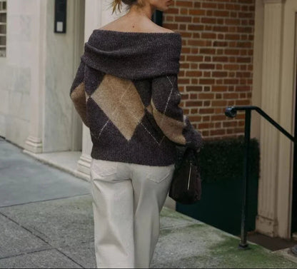 Women's off-shoulder sweater with argyle pattern - relaxed sweater with folded neckline for fall and everyday wear