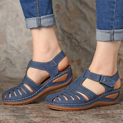 Women's closed-toe hiking sandals – Comfortable shoes with cut-outs for spring and summer