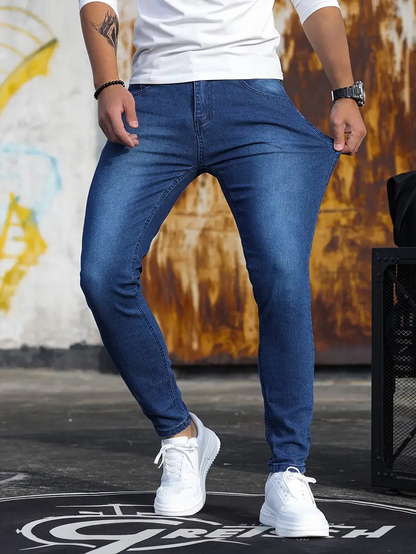 Pánské džíny slim fit s nohavicemi zúženými ke kotníkům a minimalistickým designem - elegantní džínové kalhoty pro každodenní nošení, volný čas a elegantně ležérní styl