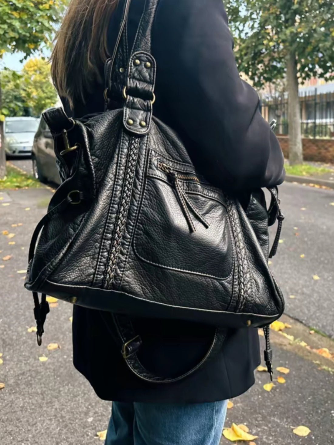 Women's Shoulder Bag with Textured Finish and Multiple Pockets – Practical Bag with Adjustable Strap for Stylish Everyday Wear