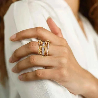 Anillo para mujer de plata de ley chapada en oro con piedras engastadas en pavé - Elegante anillo llamativo para el día a día y ocasiones especiales