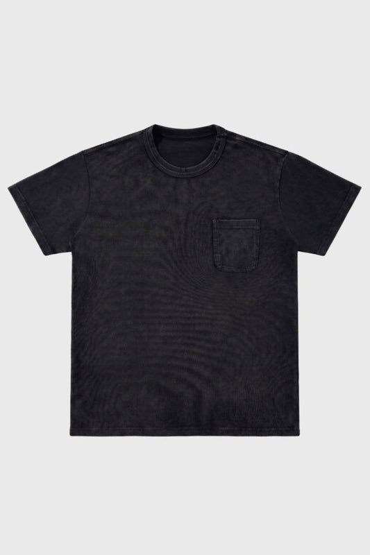 Tricou bărbătesc cu buzunar la piept, finisaj spălat și croială casual