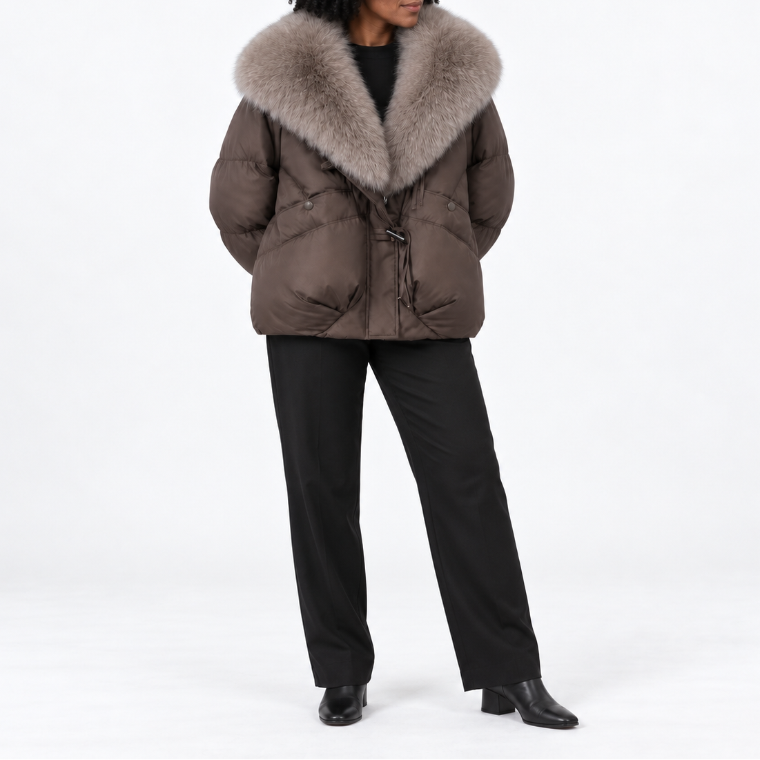 Women's short quilted winter jacket with faux fur collar and balloon sleeves - Elegant jacket for cold fall and winter days, and smart casual layered styling